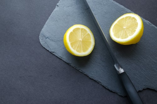 In combinatie met neem kan citroen effectief werken bij meerdere huidproblemen